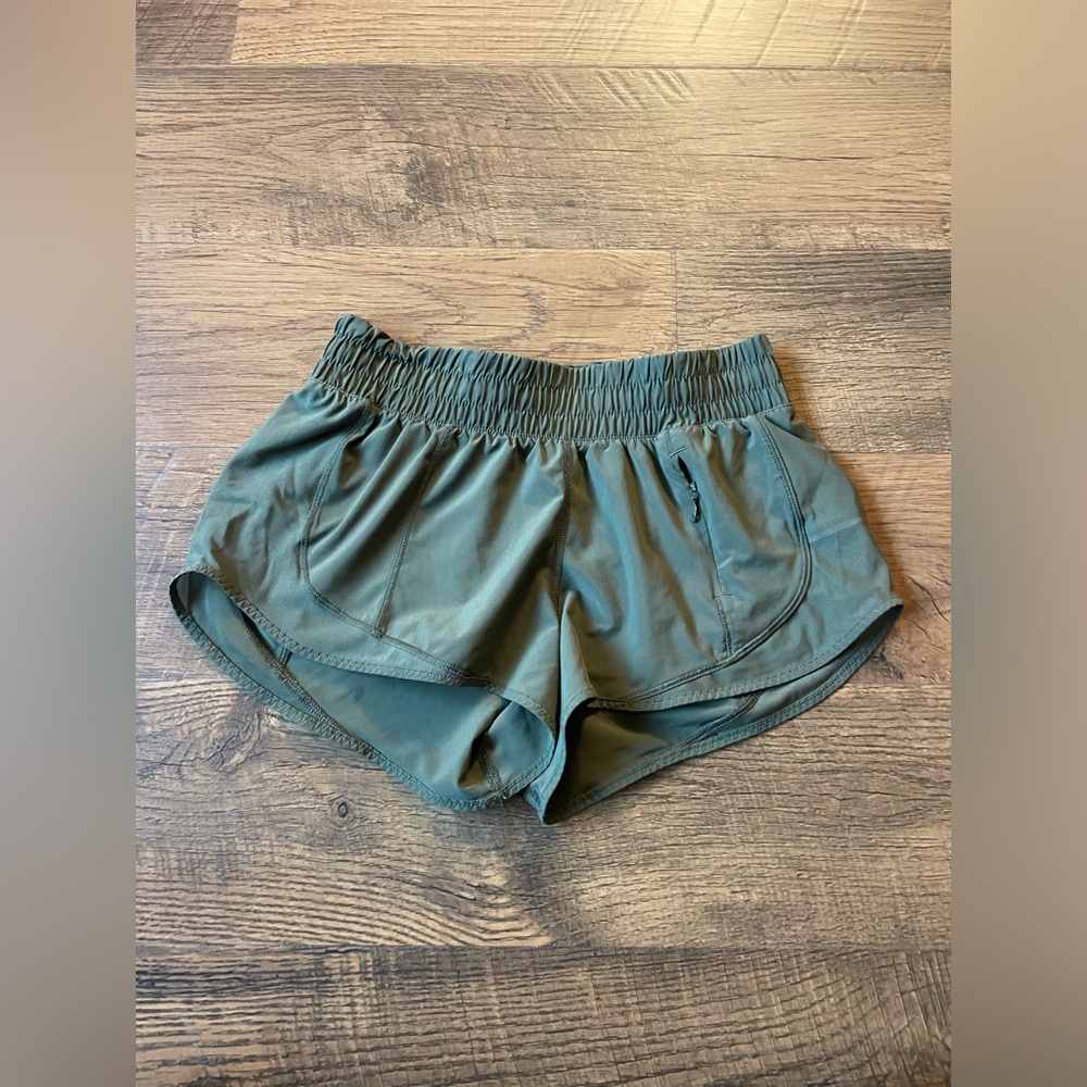 Lululemon size 4 green shorts